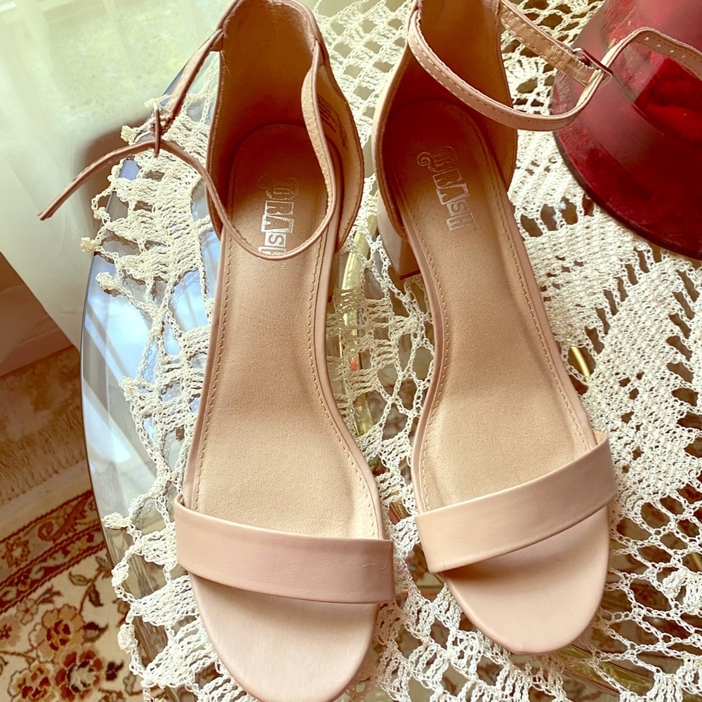 Sexy cream color sandals